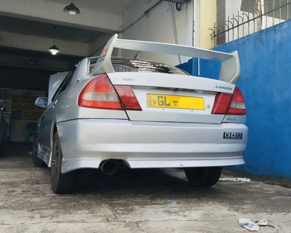 mitsubishi-lancer-ck2-2001-big-2