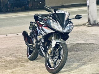 yamaha-r15-2018