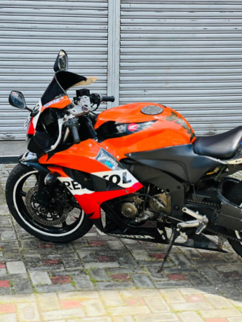 honda-cbr-250-gullarm-2013-big-1