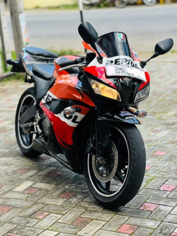 honda-cbr-250-gullarm-2013-big-2