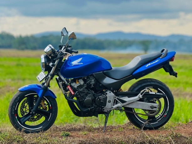 honda-hornet-250-big-0
