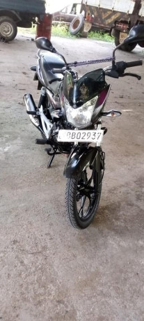 bajaj-discover-135-2014-big-0