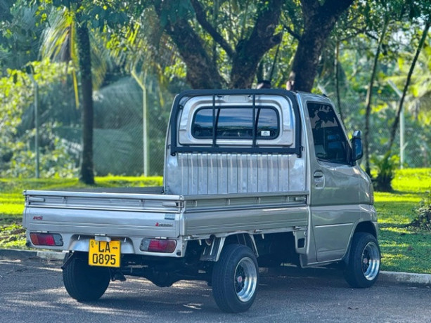 mitsubishi-minicab-lorry-big-3