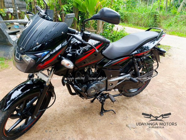 bajaj-pulsar-150-2018-big-3
