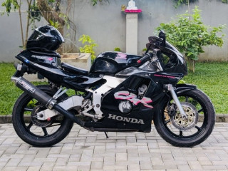 honda-cbr-250-gullarm-2006