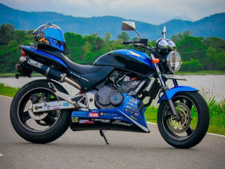 honda-hornet-250-2017