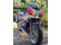 honda-cbr-250-gullarm-2012-small-4