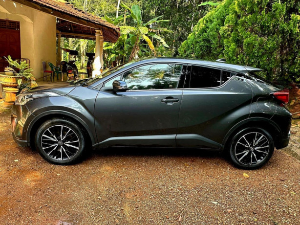 toyota-chr-2017-big-0