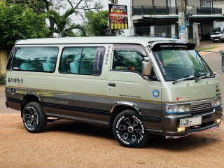 nissan-caravan-gll-2004