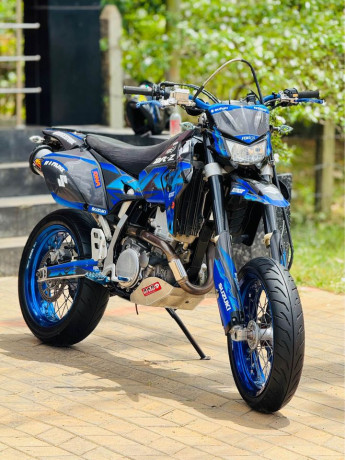 suzuki-drz-2014-fully-modified-big-1