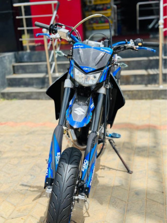 suzuki-drz-2014-fully-modified-big-4