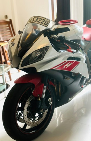 yamaha-r6-2013-original-registered-big-3