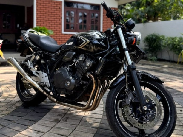 honda-cb4-revo-big-2