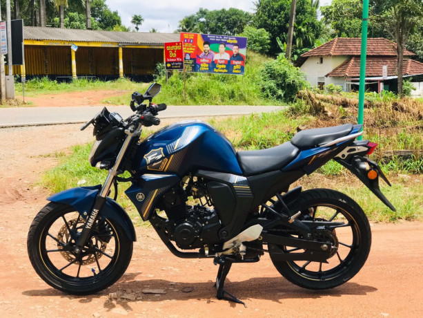 yamaha-fz-v2-anniversary-2019-big-3