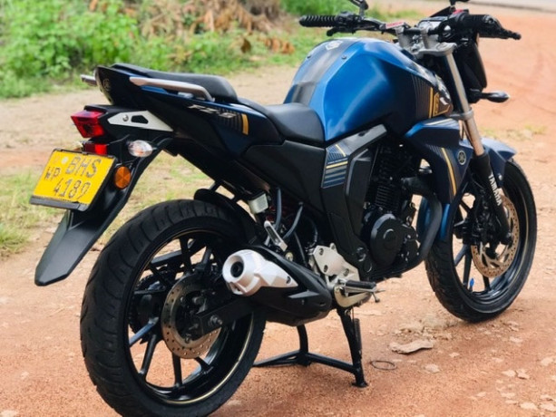 yamaha-fz-v2-anniversary-2019-big-2