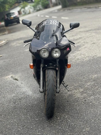 honda-cbr-250-gullarm-2008-big-1