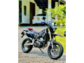 suzuki-drz-400sm-2023-small-1