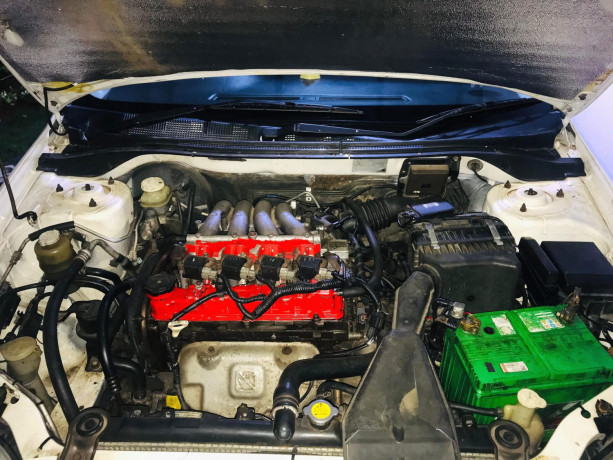 mitsubishi-lancer-2000-big-4