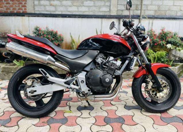 honda-hornet-250-ch110-big-0
