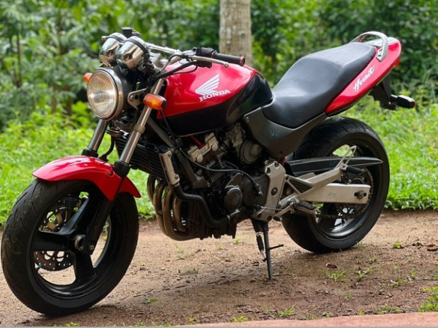 honda-hornet-250-ch110-big-2