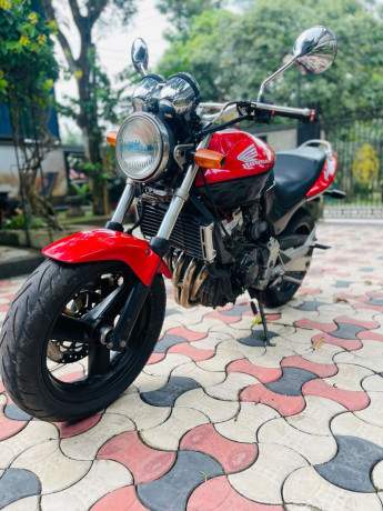 honda-hornet-250-ch110-big-4