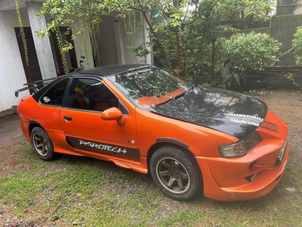 nissan-b14-luciano-1994-big-0