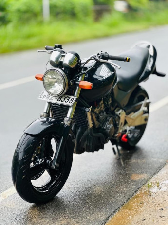 honda-hornet-ch140-2011-big-1