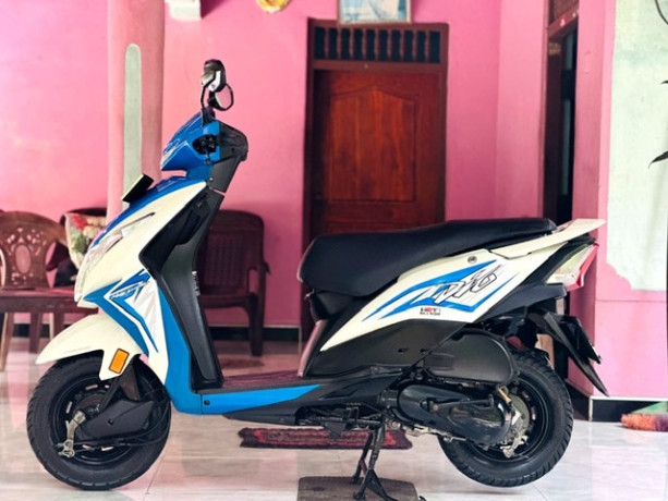 honda-dio-2017-big-0
