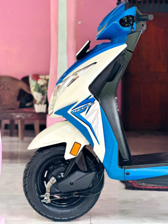 honda-dio-2017-big-3