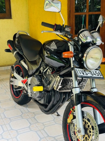 honda-hornet-ch115-2010-big-4