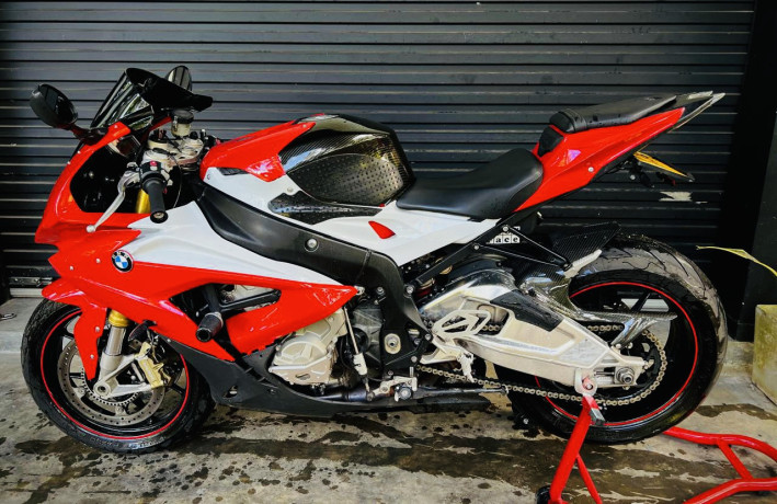 bmw-s1000rr-2016-big-1