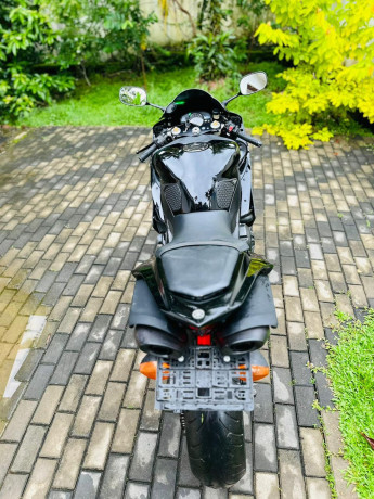 yamaha-r1-2008-big-4