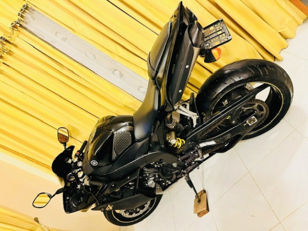 yamaha-r1-2008-big-0