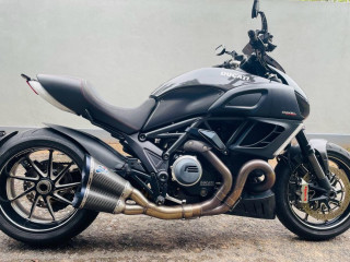 ducati-diavel-2010