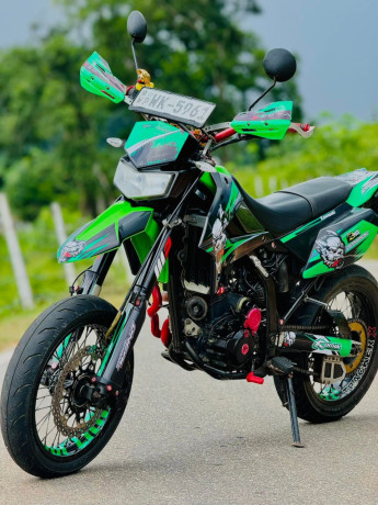 kawasaki-d-tracker-x-2011-big-1
