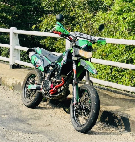 kawasaki-d-tracker-x-2011-big-4