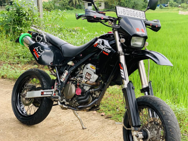 kawasaki-d-tracker-2015-big-0