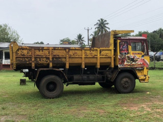 ashok-leyland-tipper-2012