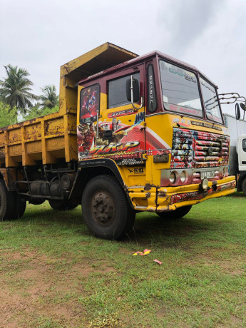 ashok-leyland-tipper-2012-big-1