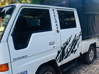 toyota-toyoace-crew-cab-2000