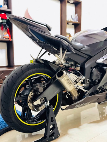 yamaha-yzf-r6-big-3