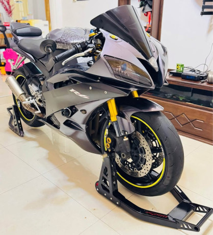 yamaha-yzf-r6-big-1