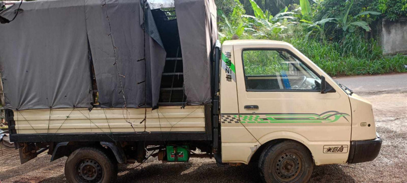 ashok-leuland-dost-lorry-2013-big-2