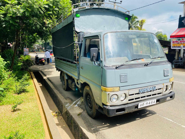 nissan-atlas-lorry-big-4