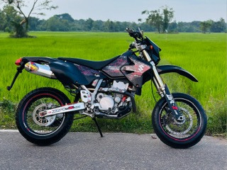 suzuki-drz-400-unregistered-big-0