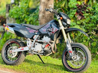 suzuki-drz-400-unregistered-big-1