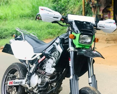 kawasaki-d-tracker-250-big-0