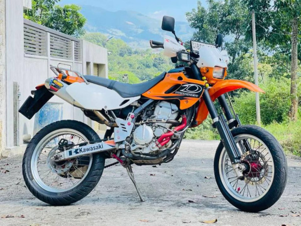 kawasaki-d-tracker-d2-250-2015-big-0
