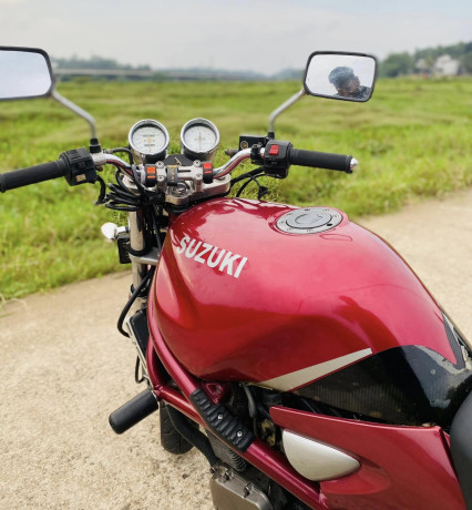 suzuki-bandit-400-original-registered-big-3