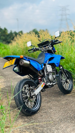 kawasaki-d-tracker-250-2023-big-1